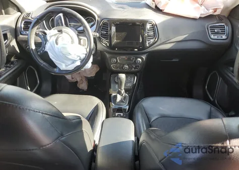 2019 Jeep Compass Latitude z USA, uszkodzony, nr VIN 3C4NJDBBXKT723918